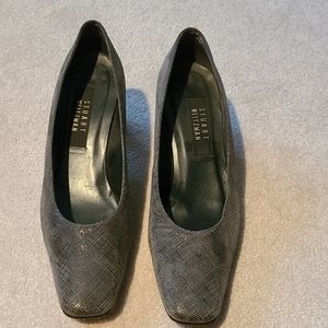 Pumps-gray textured leather